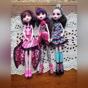 Monster high Draculara dolls (3)